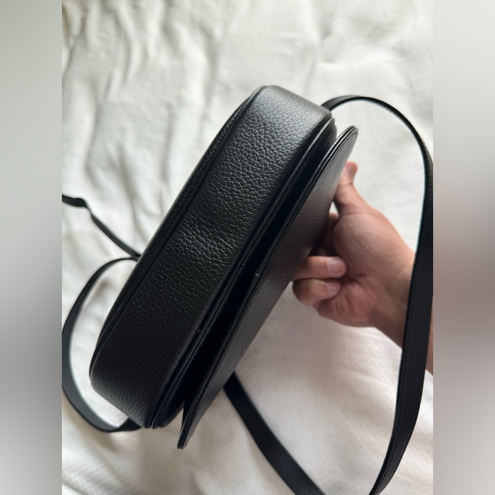 🙏Burberry Leather Sling Bag - Picture 4 of 16